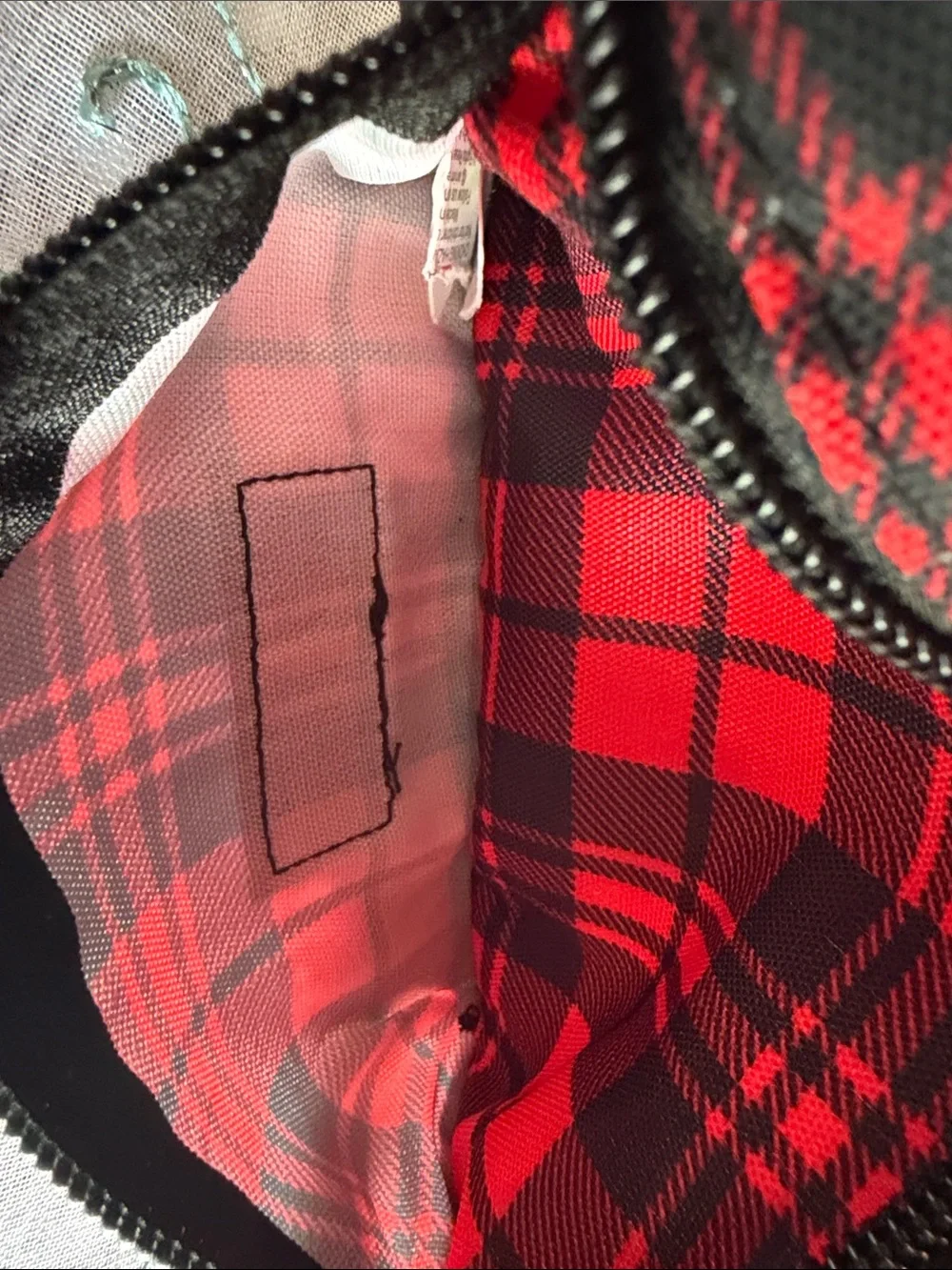Kendall & Kylie compact plaid